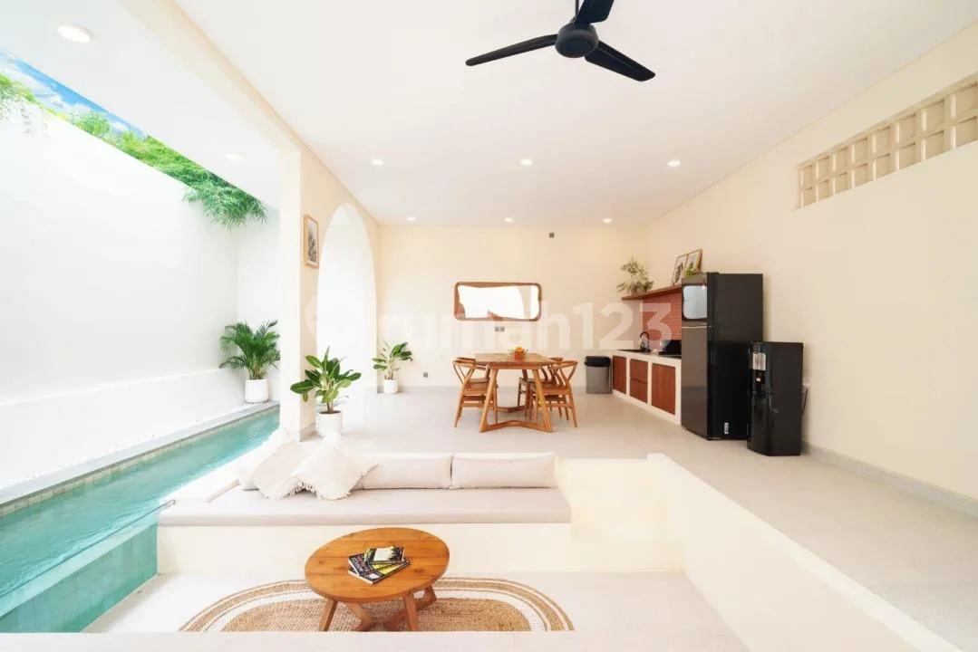 Modern Tropical Mediteranean Style Villa At Cluster Onegate System Area Jalan Batan Kangin , Padonan Canggu Near Batu Bolong Canggu..550 Meters To Raw Gym Bali , 10 Minutes To Penny Lane , Gigi Susu - Image 2 of 4