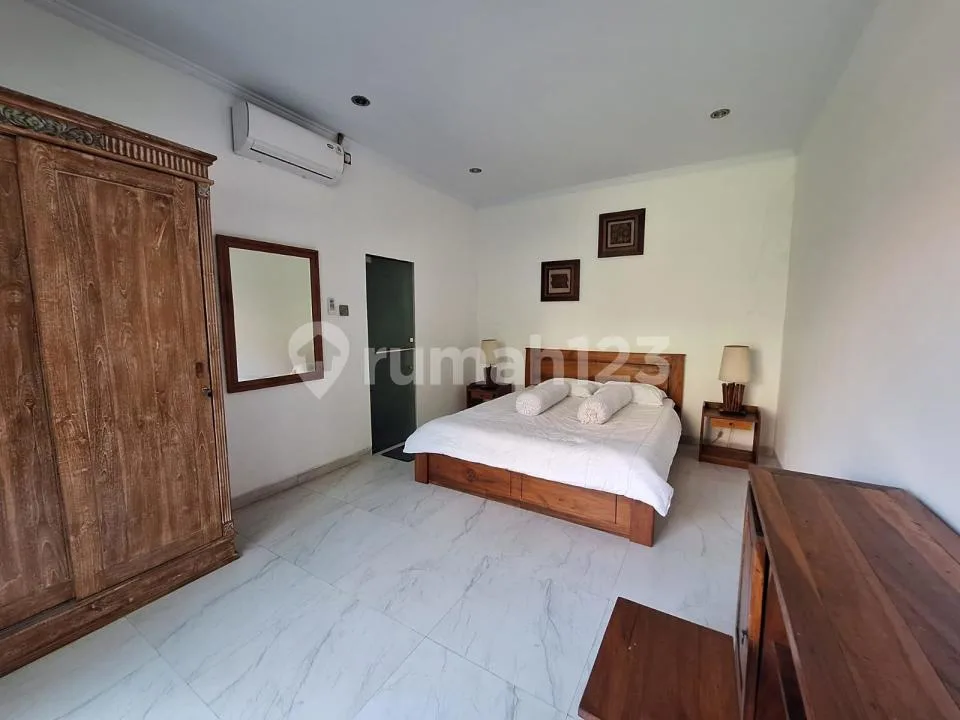 Rumah Cantik Nyaman di Dekat Canggu Kerobokan - Image 2 of 4