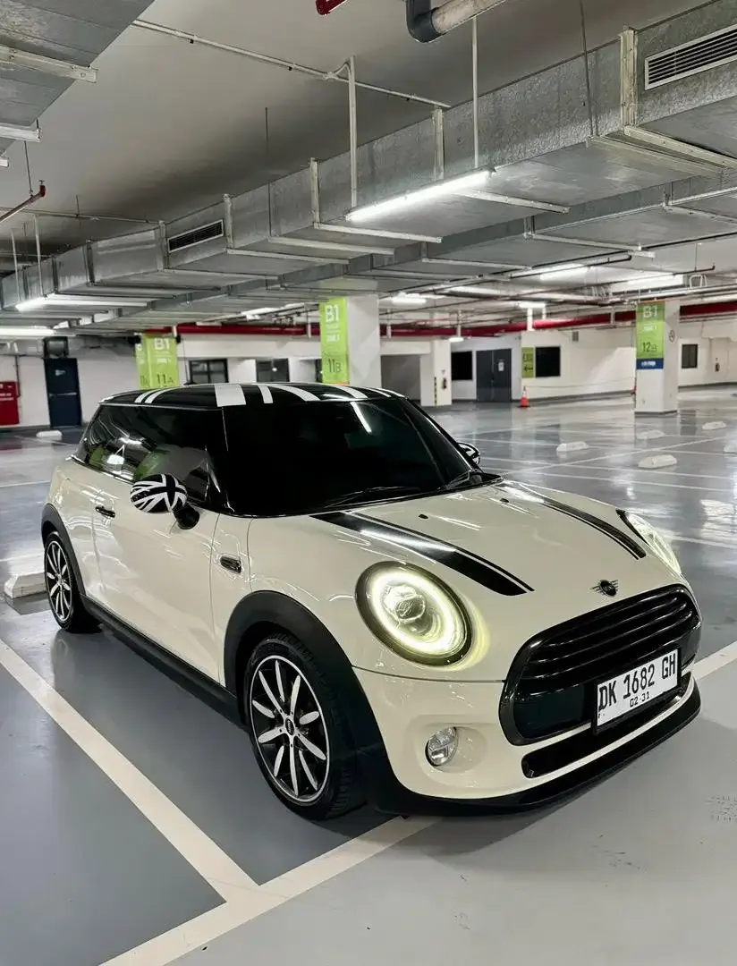 MINI COOPER 2018 LOW KM - Image 2 of 10
