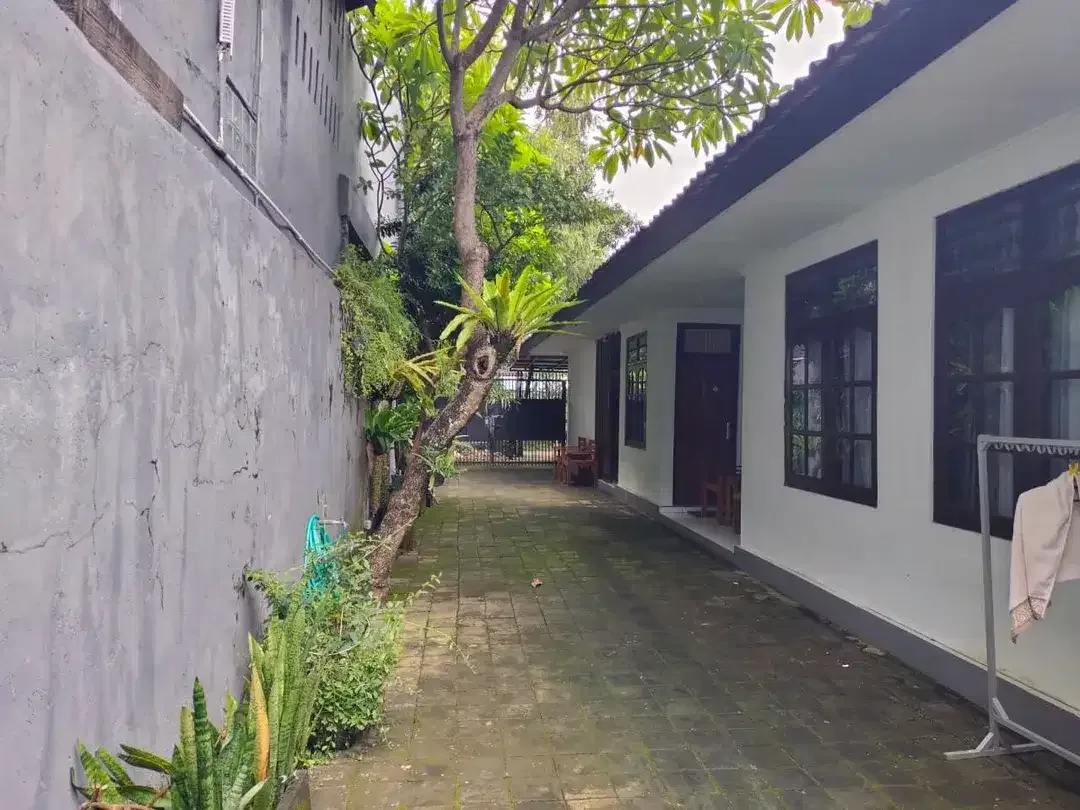 Guest House Strategis Sanur Denpasar – Potensi Income Tinggi Dekat Pantai & Kampus - Image 2 of 10