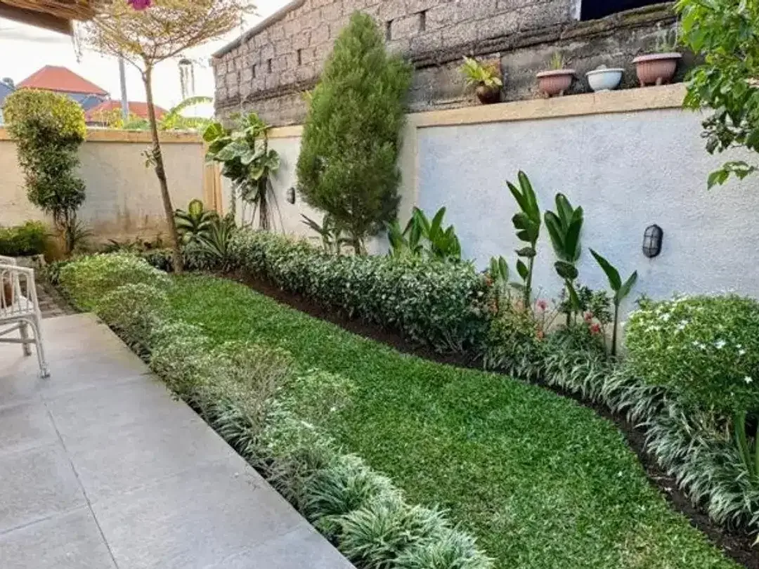 RUMAH MODERN TROPICAL DI BUDUK MENGWI BADUNG - Image 2 of 7