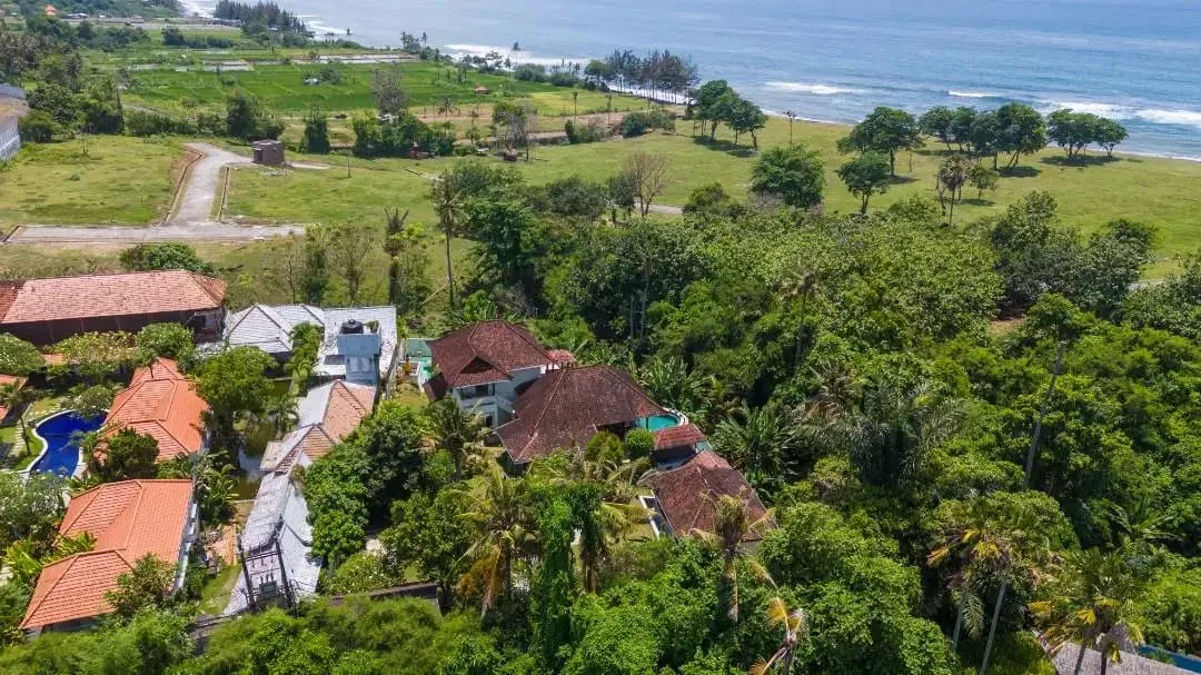 VILLA FOR SALE WITH NUANCE TROPICAL FOREST NEAR BEACH - Image 6 of 10