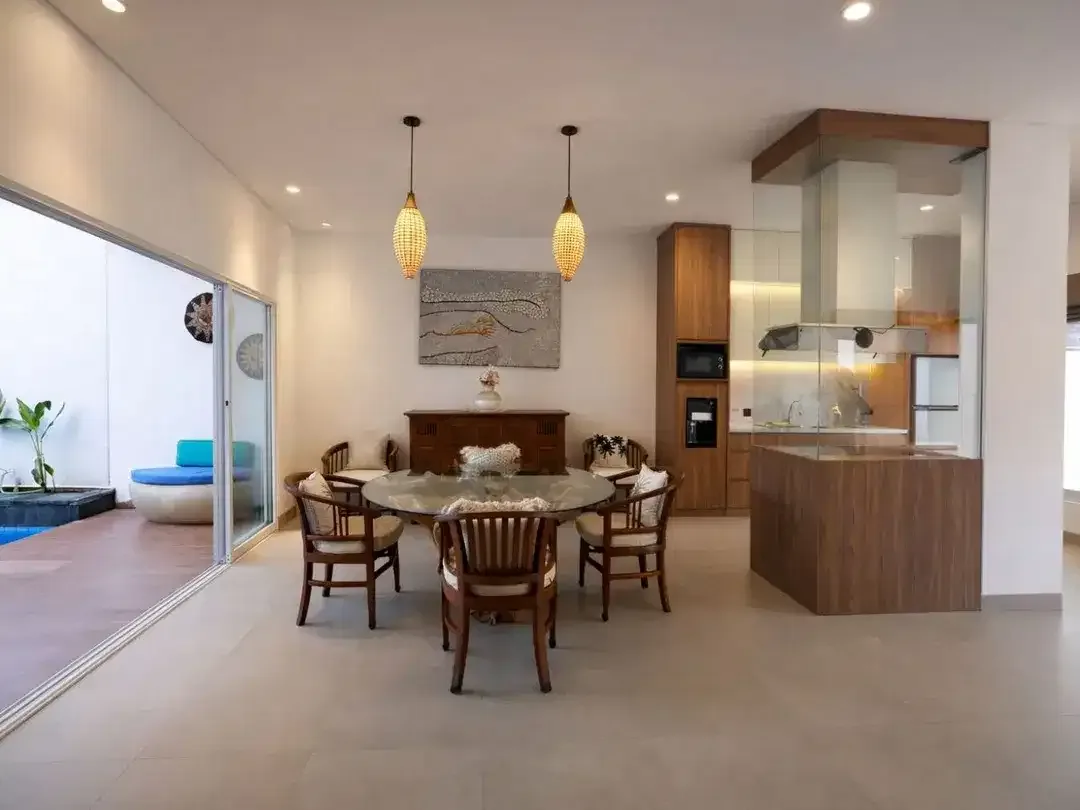 Dijual Villa Mewah 3 Lantai – Elegan, Nyaman & Siap Huni - Image 2 of 10