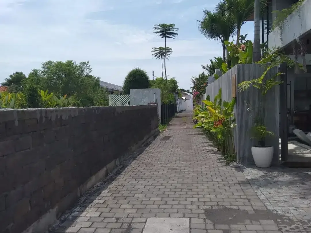 Tanah Siap Huni cocok untuk usaha seperti bangun Vila, usaha dan kontrakan lokasi yang strategis di daerah kerobokan - Image 5 of 10