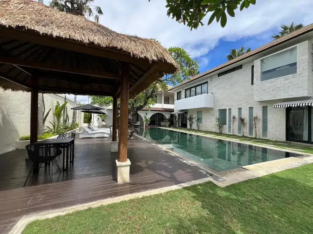 Villa batubelig seminyak bali - Image 2 of 10