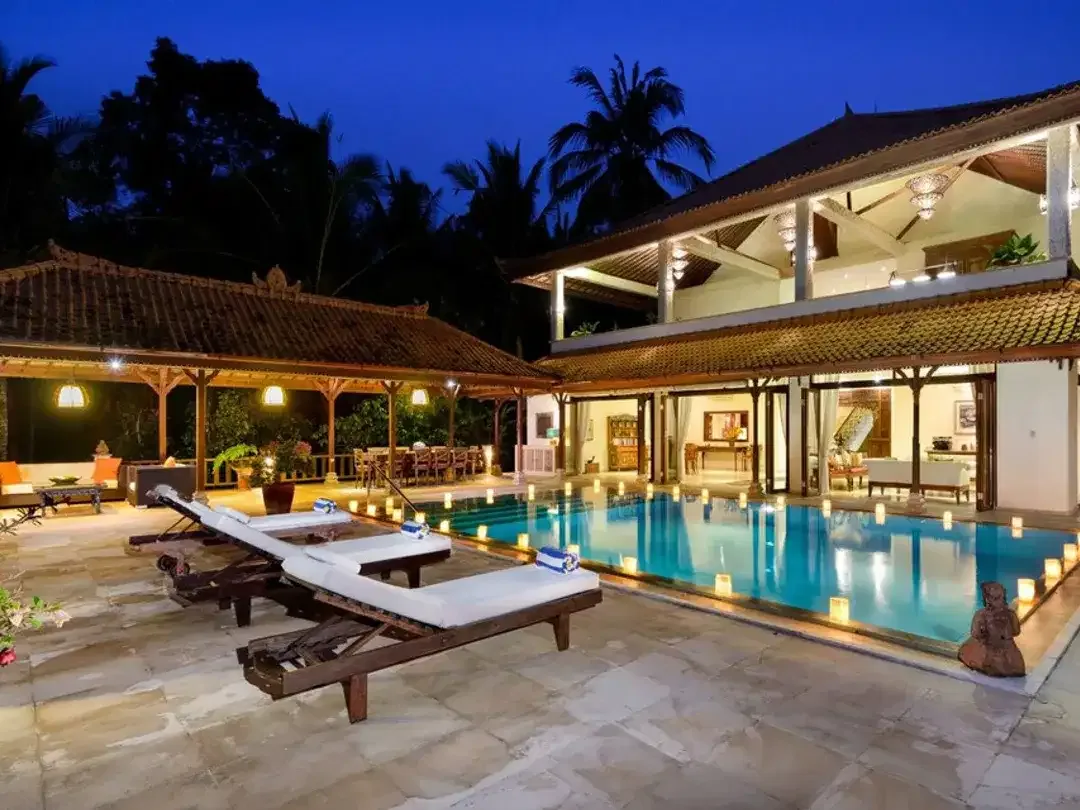 Leasehold - A Grand 7-Bedroom Luxury Retreat Surrounded by Nature - Image 4 of 10