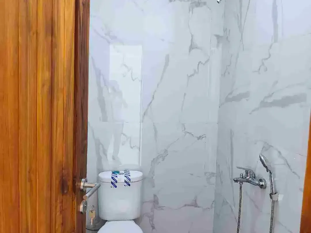 DISEWAKAN RUMAH BARU DI RENON - Image 5 of 10