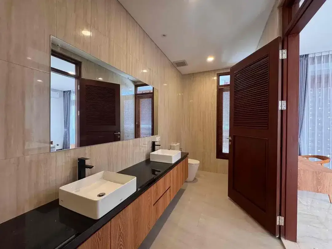 Brand New Luxury Villa 5 Bed, In Pererenan - Image 3 of 10