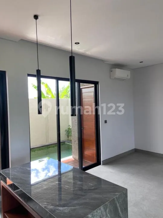 Rumah Baru Bagus View Sawah di Munggu Seseh Canggu Private Pool - Image 1 of 4