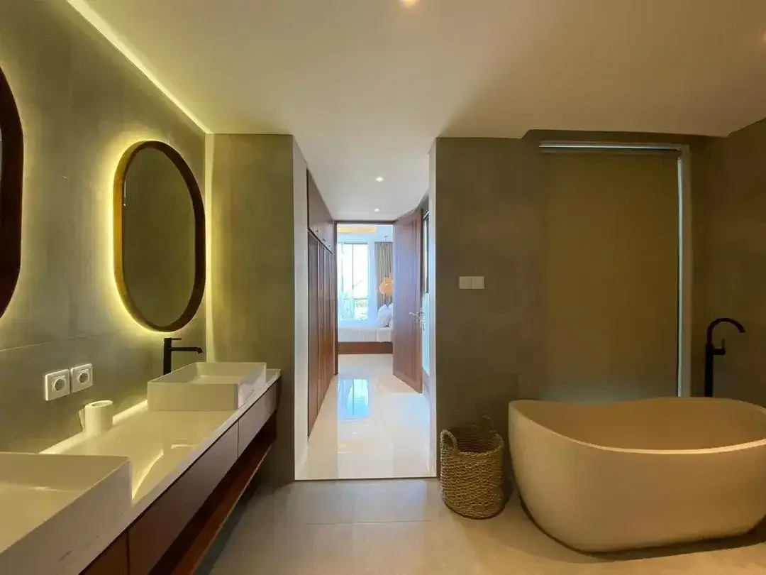 MODERN EXCLUSIVE 4 BEDROOM VILLA FOR SALE IN BATU BOLONG, CANGGU - Image 6 of 10