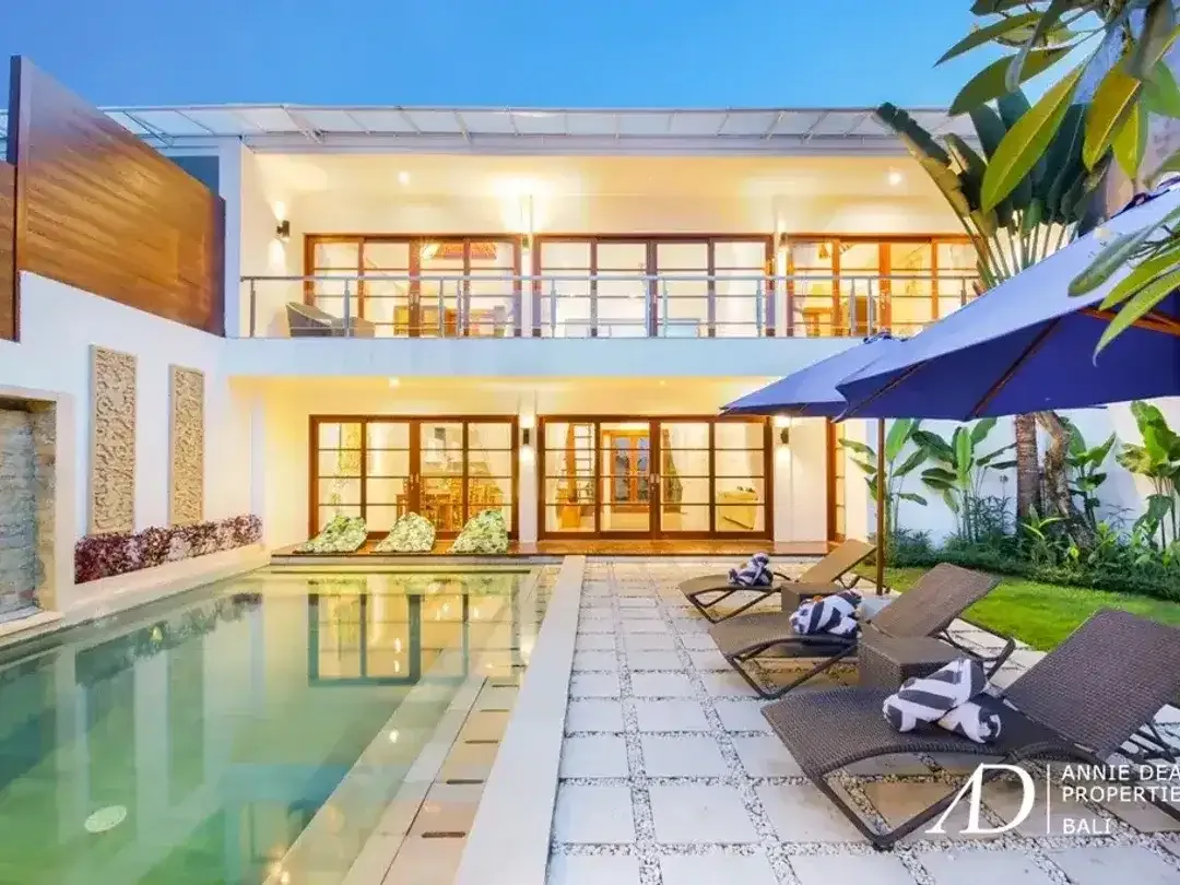FREEHOLD | FULLY RENOVATED MODERN 3-BEDROOM VILLA IN PRIME SEMINYAK - Image 4 of 10