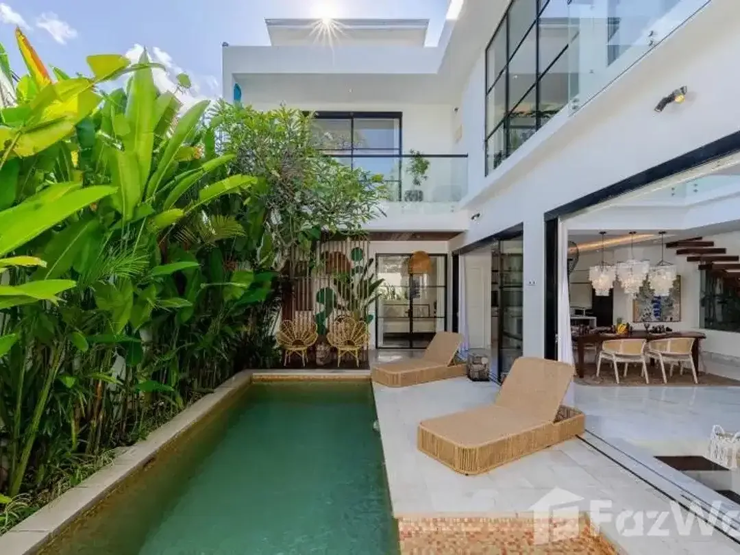 3 Bedroom Villa for sale in Seminyak, Bali - Image 1 of 10