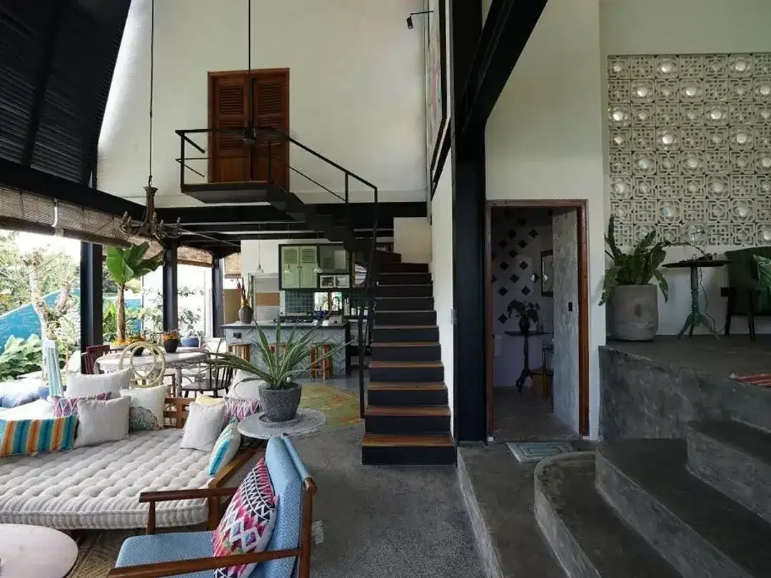 LUXURY ARCHITECHTURE ARTISTIC COMBAINE FRANCE STYLE LOCATION AT UNGASAN JIMBARAN BALI - Image 8 of 10