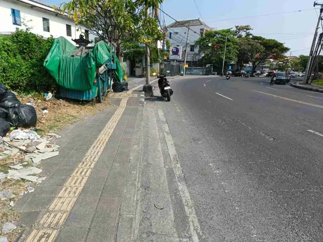 Dijual Tanah Premium  Lokasi JL Induk Mahendradatta Denpasar BAL  persis depan Hotel Quest San Denpasar - Image 3 of 10