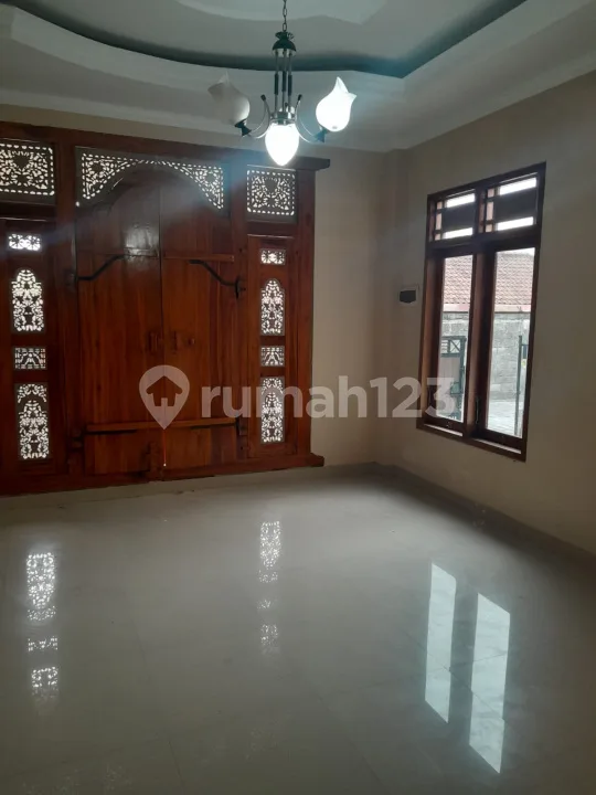 Rumah Luas Dua Lantai Denpasar Barat - Image 4 of 4