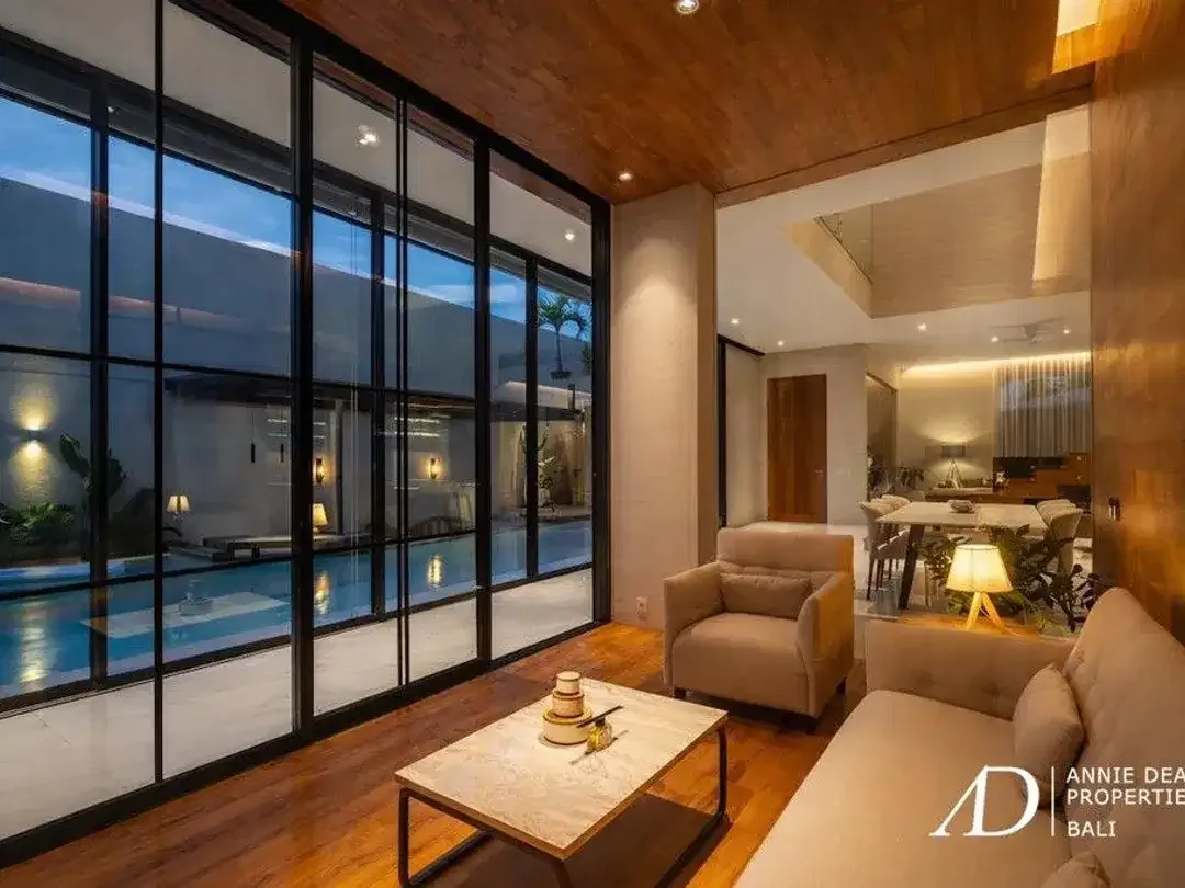 FREEHOLD | NEWLY COMPLETED LUXURY VILLA IN PRESTIGIOUS UMALAS ESTATE - Image 4 of 10