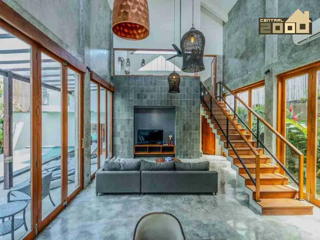 Luxury Industrial-Style Villa in Tegal Cupek, Umalas - Image 3 of 10