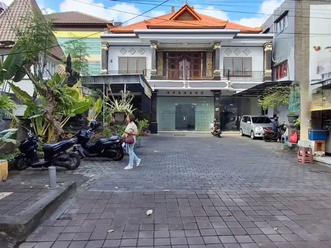 Disewakan gedung 2 lantai Lokasi Strategis di Renon - Image 1 of 5