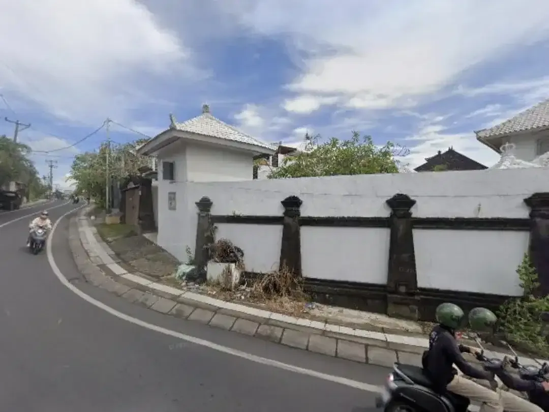 Dijual Villa Tua Cocok Tempat Usaha Jalan Utama Kerobokan Bali - Image 3 of 6