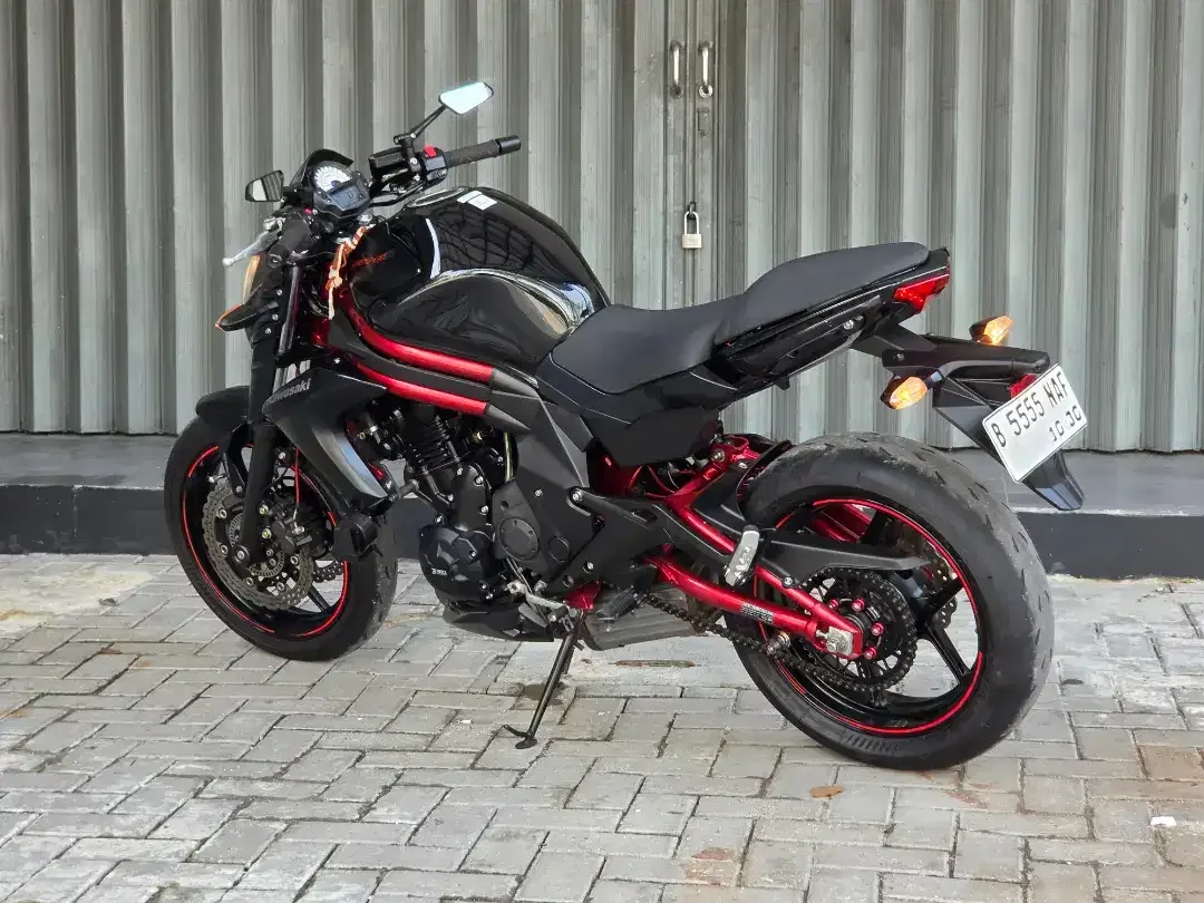Moge Naked Kawasaki ER6N/ER6 ABS th 2015 Red Chasis Like New Siap Gas - Image 9 of 10