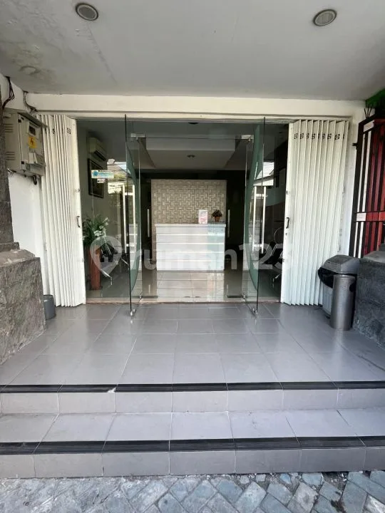 Ruko 3 Lantai dengan Basement Dekat Bca Buluh Indah - Image 2 of 4