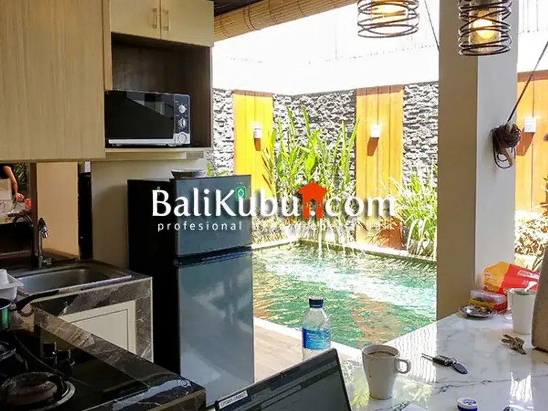 AMS-030.GRC | For Sale 3-BR Minimalist Villa in Kerobokan Dekat Canggu - Image 2 of 10