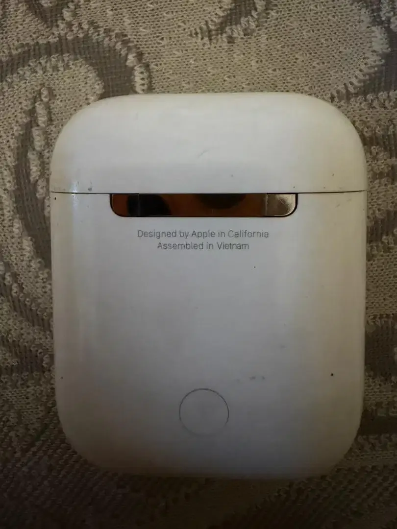 Apple airpods gen 2 original A2031 - Image 2 of 3