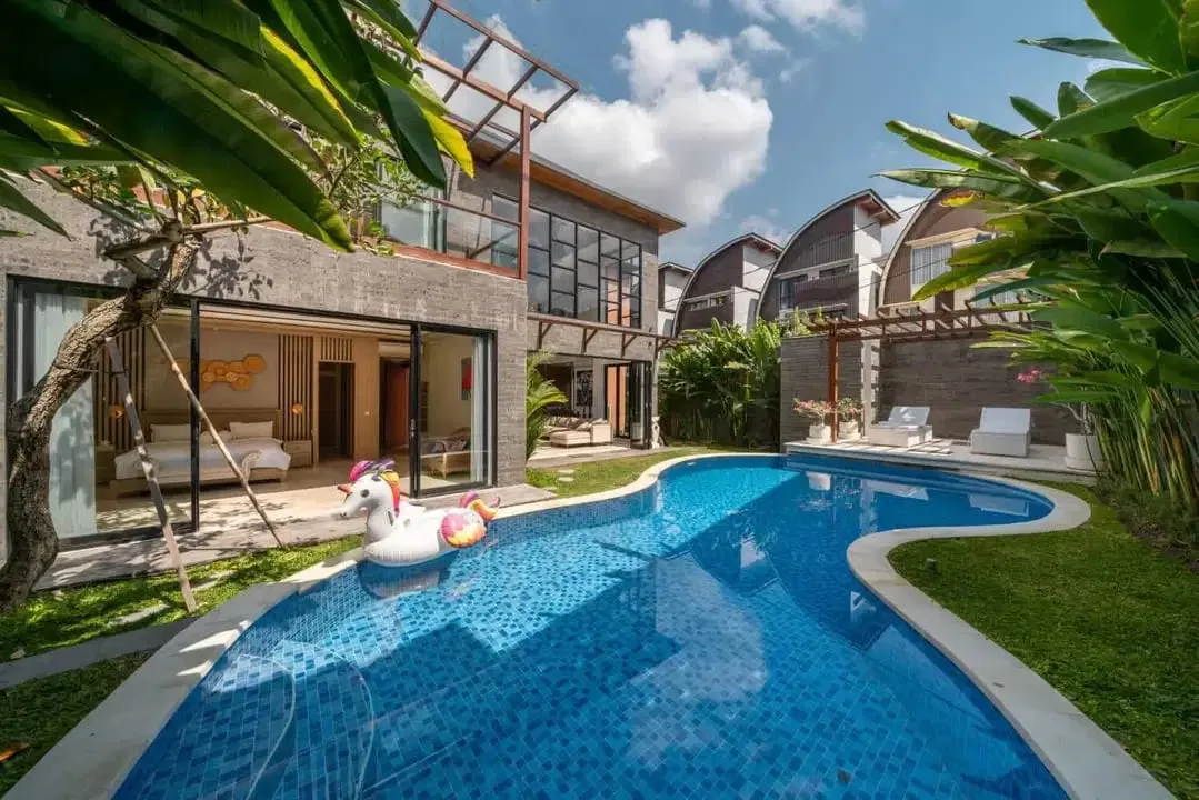 4 BEDROOMS VILLA TIKA FOR SALE IN BALI BANJAR SEMER - Image 1 of 10