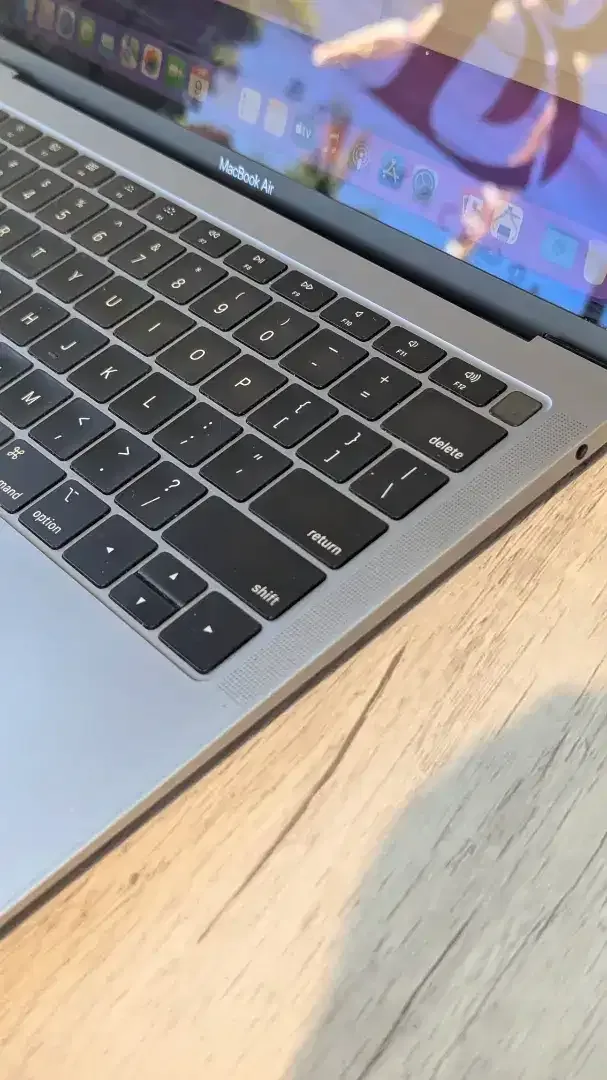 MACBOOK AIR 2019 - Image 3 of 9