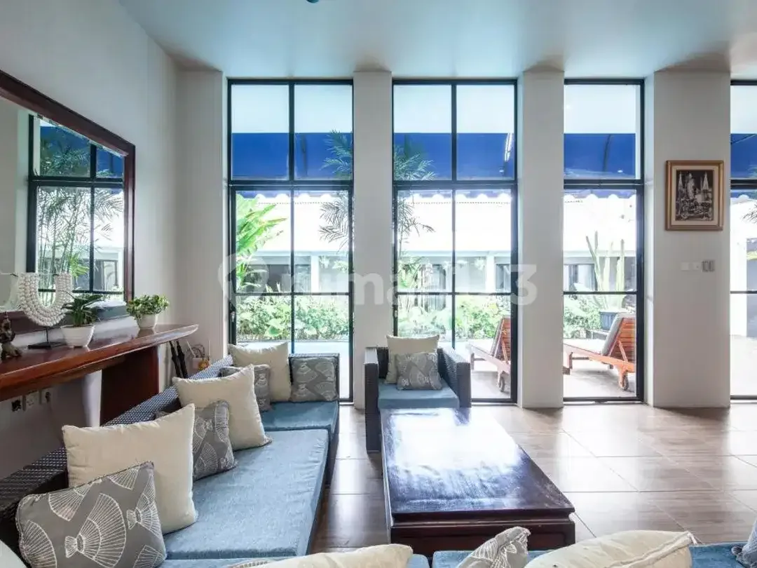 Rumah Mewah 6 Kamar, dengan Swimming Pool Diberawa Canggu - Image 2 of 10