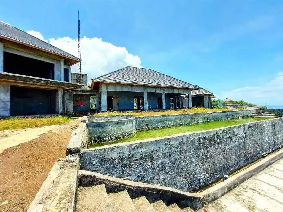 Dijual lahan bonus bangunan dgn view full laut lokasi dekat dengan ampurva Nusa dua Bali. - Image 1 of 10