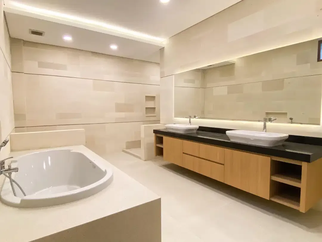 dijual villa baru luxury lantai 2 umalas - Image 8 of 9