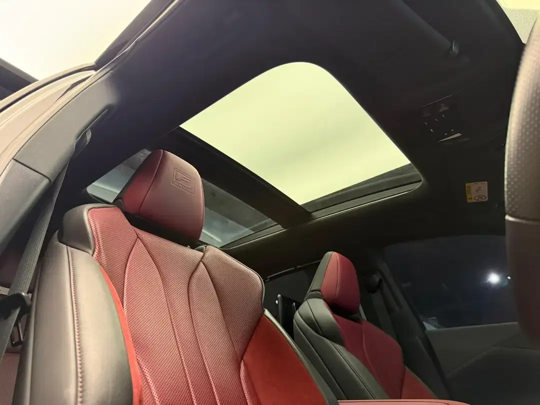Lexus RX-500H F-Sport 2023 - Image 10 of 10