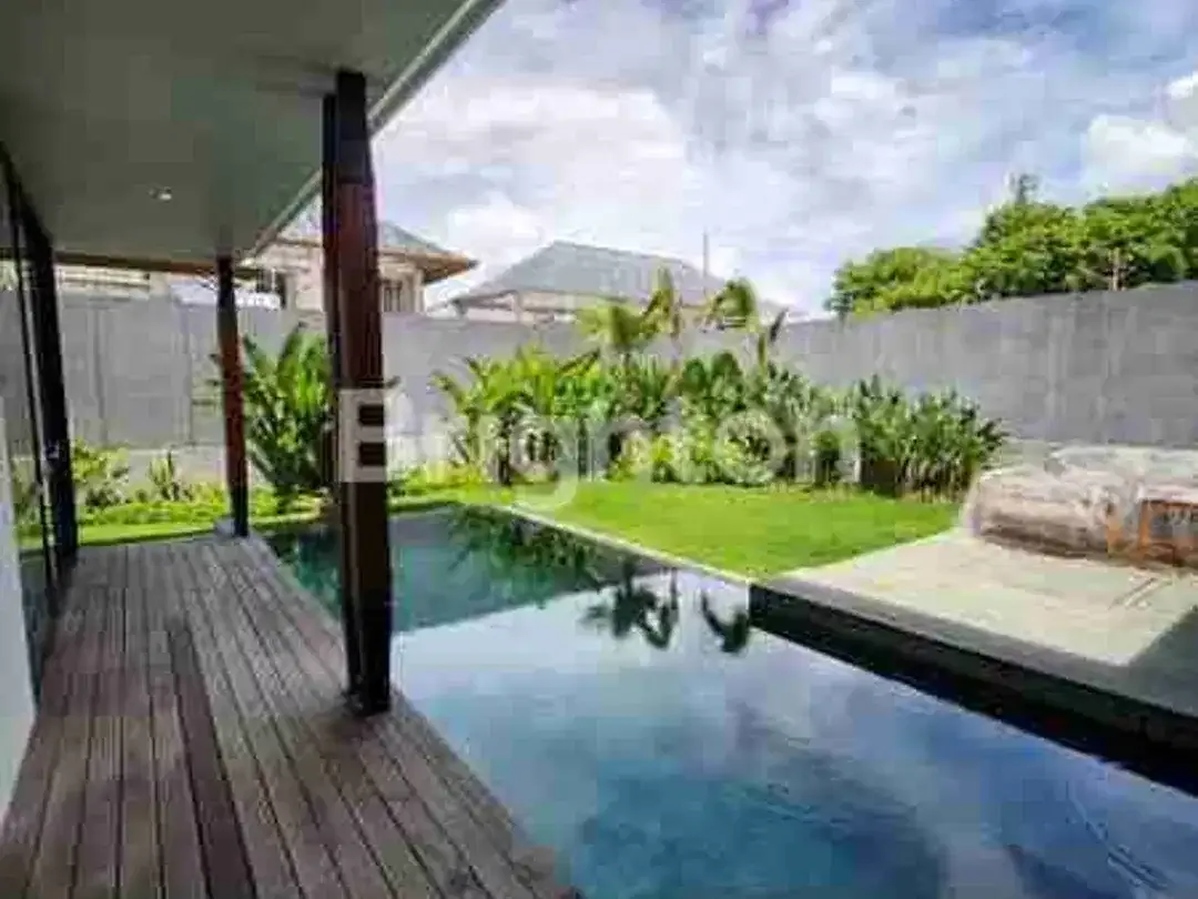 VILLA 3 BR di Lokasi Premium Jimbaran - Image 1 of 8