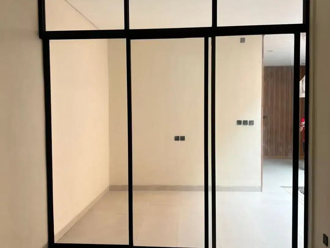 RUMAH BRAND NEW SEMI VILLA DI KETEWEL GIANYAR DEKAT PANTAI - Image 5 of 10