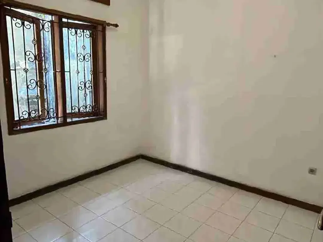 SEWA RUMAH 3 KT DI SIDAKARYA DENPASAR. - Image 3 of 5