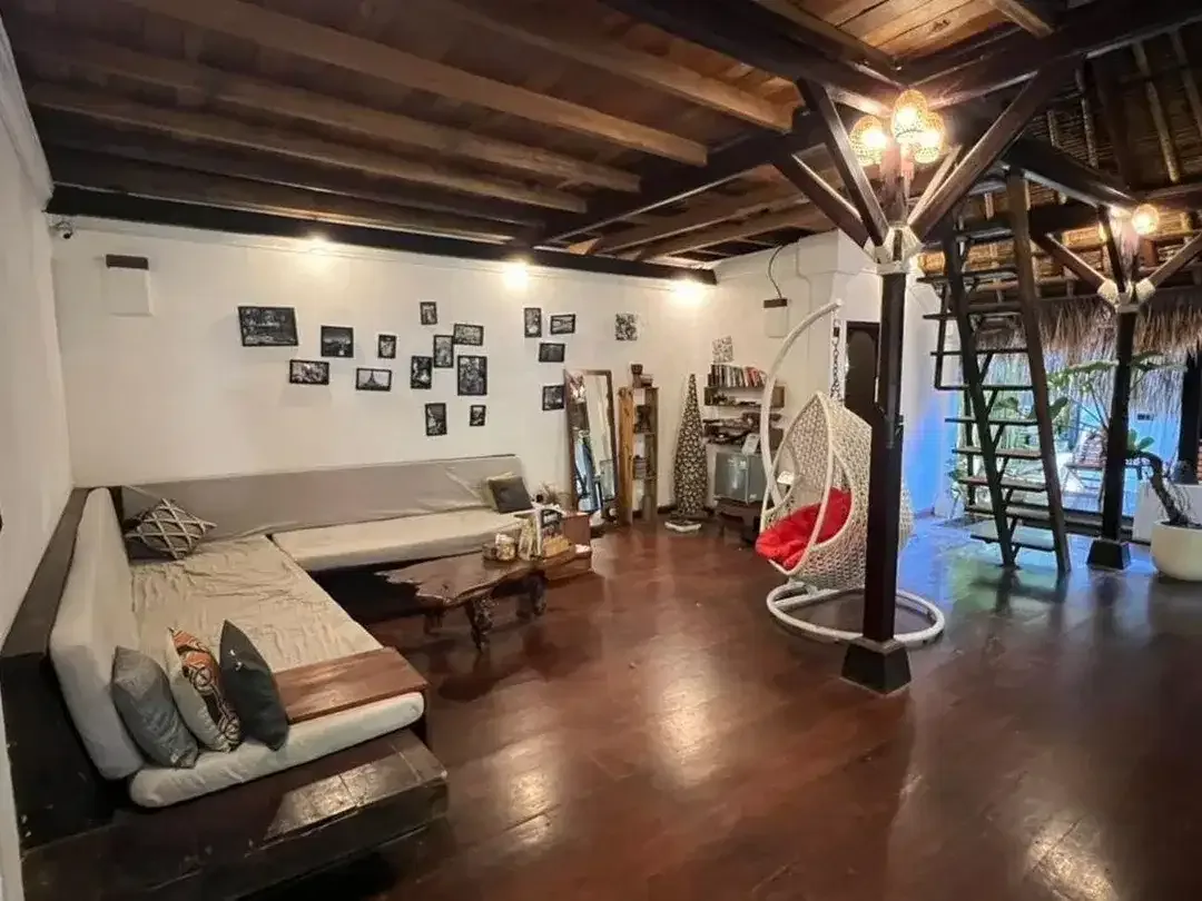 Villa 6 Bedroom Leasehold 25 thn di Seminyak , Pink Zone & IMB Lengkap - Image 1 of 9