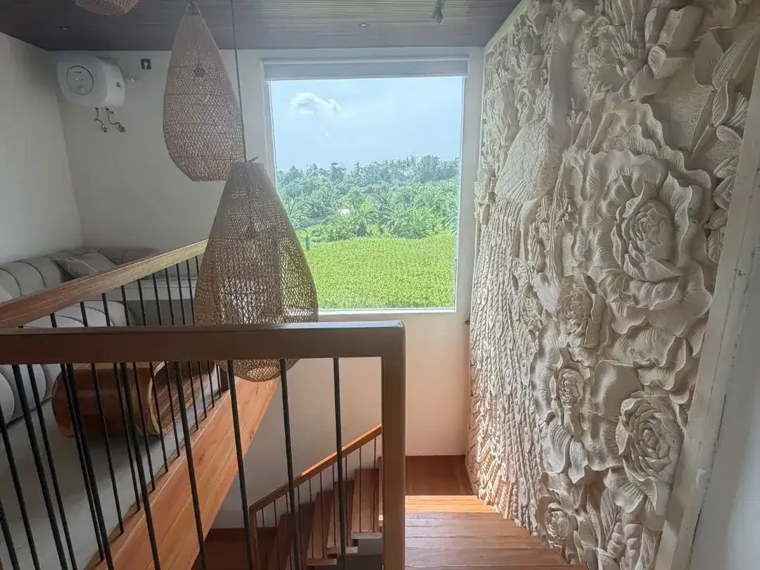 FOR LEASE MODERN VILLA WITH BALINESE TOUCH & RICE FIELDS VIEW. - Image 5 of 10