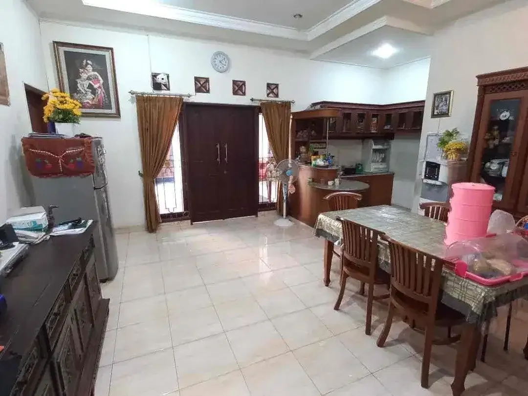 RUMAH LUAS DI TENGAH KOTA DENPASAR AREA BADAK AGUNG - RENON - Image 3 of 10