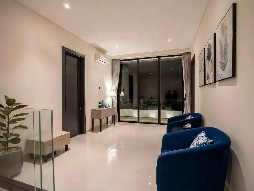 For Sale: Luxurious Modern Villa in Canggu - Image 2 of 10