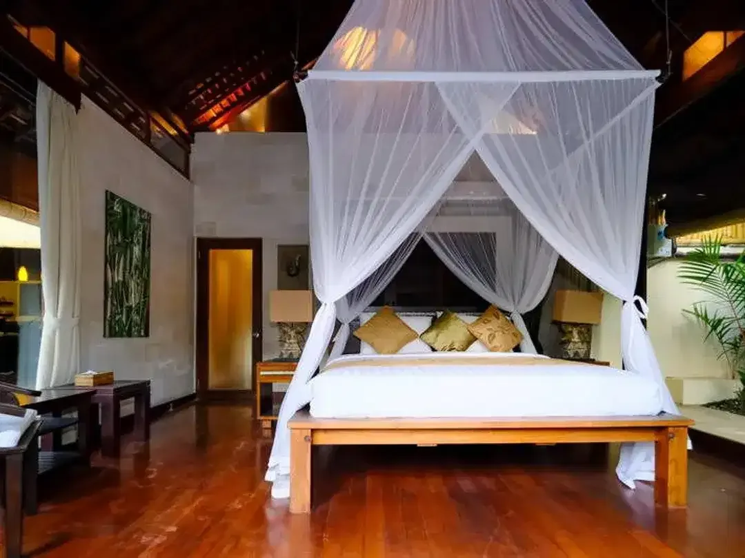 Luxurious Freehold Villa in Batubelig, Seminyak – 2 Minutes to Beach - Image 5 of 10