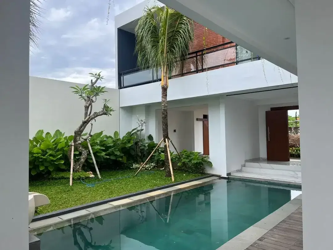 FOR SALE | VILLA MODERN MINIMALIST – INDUSTRIAL TROPICAL Villa eksklusif dengan desain modern minimalis berpadu sentuhan industrial tropis - Image 2 of 10