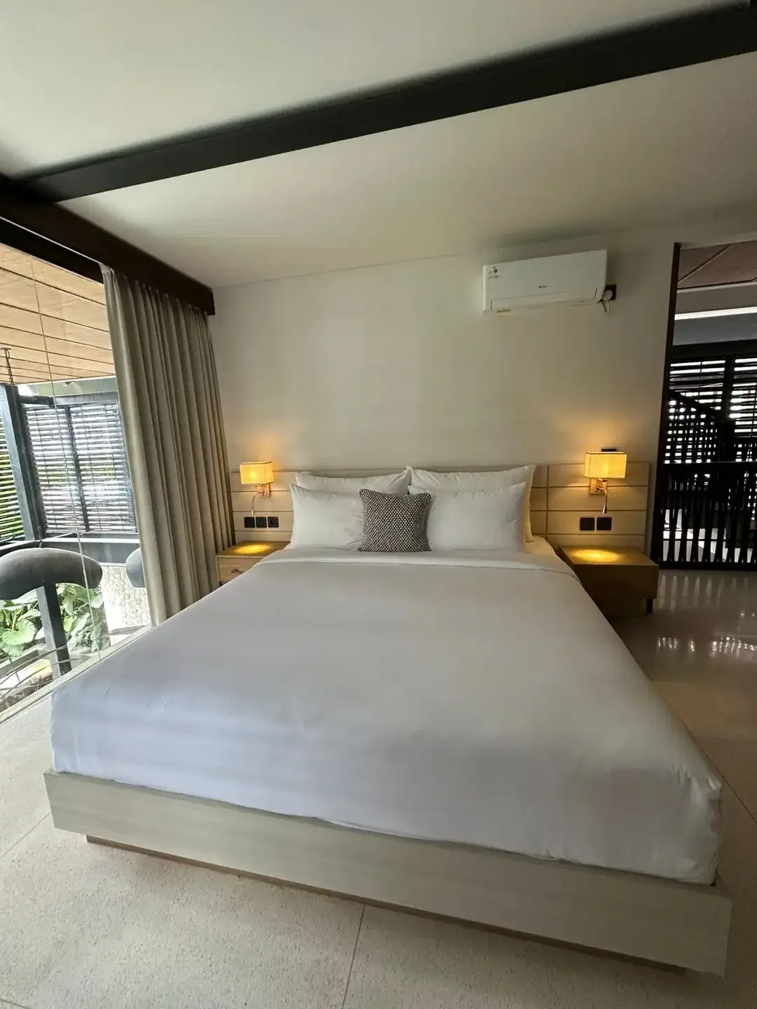 Villa Mewah Modern Tropis  3 br Furnished di Pusat Canggu - Image 3 of 10
