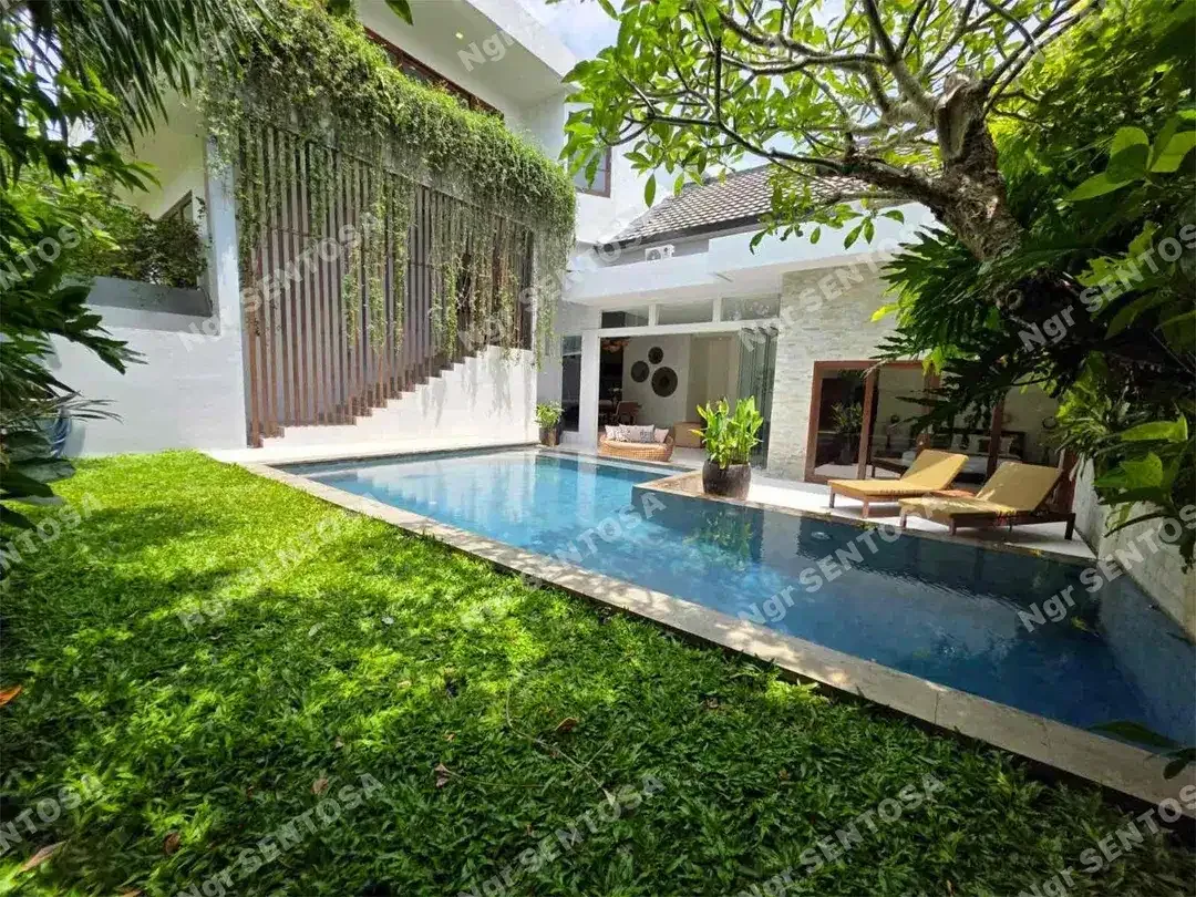 LUXURY VILLA JIMBARAN PANTAI BALANGAN BALI - Image 1 of 10