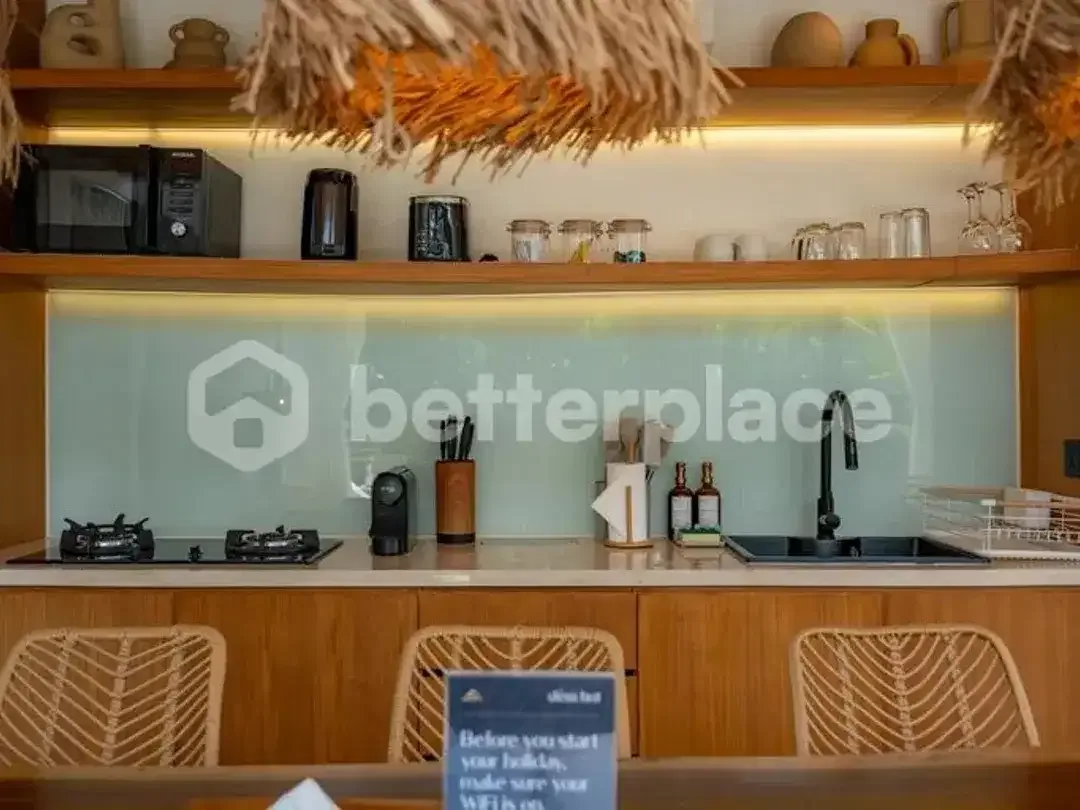 Tropical Glass Retreat — 2BR Leasehold Villa in Kerobokan - Image 7 of 10