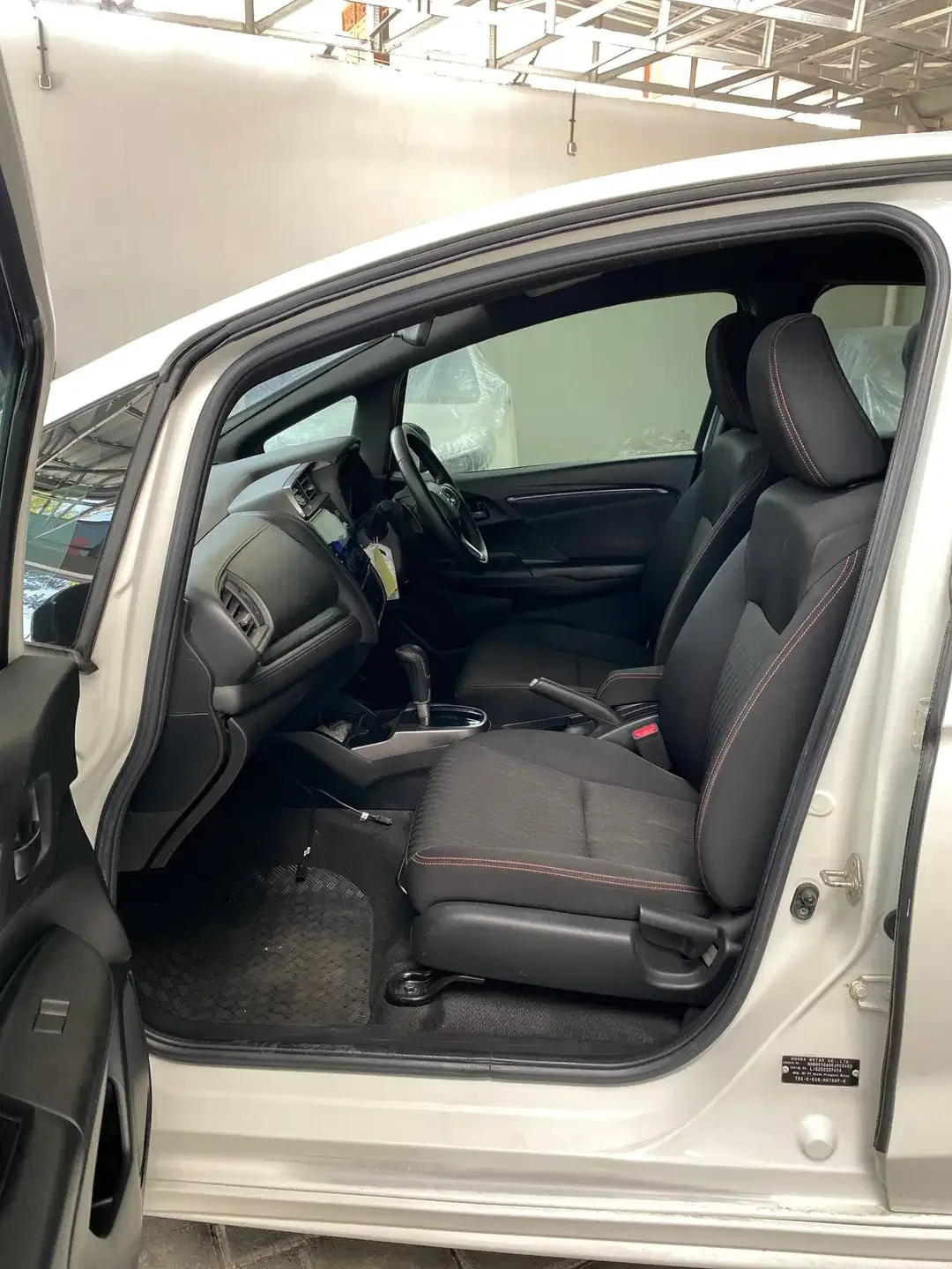 HONDA JAZZ RS 1.5 AT 2019 MATIC - Image 5 of 10