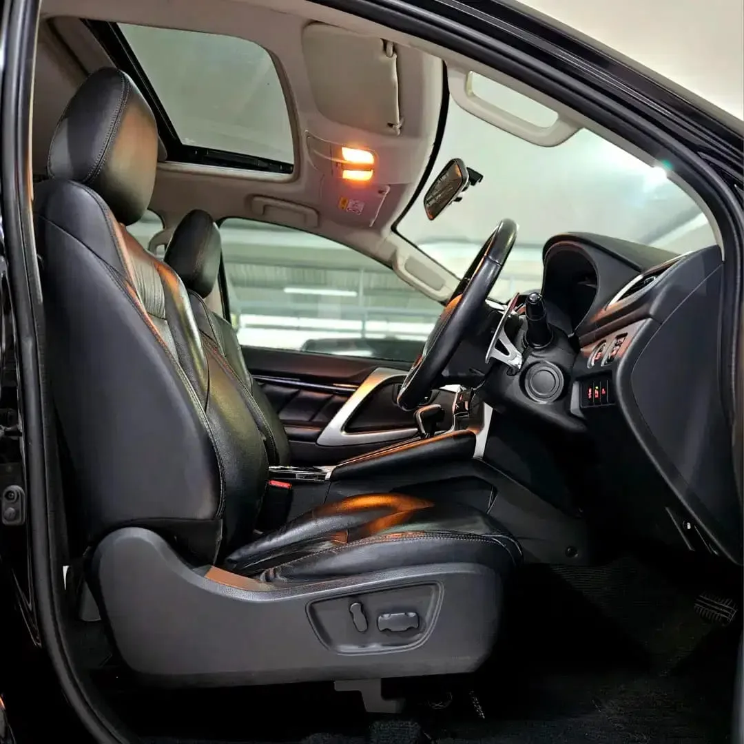 [2020] DP 59jt! Pajero Sport Dakar Sunroof diesel matic 2020 NIK 2019 - Image 6 of 10