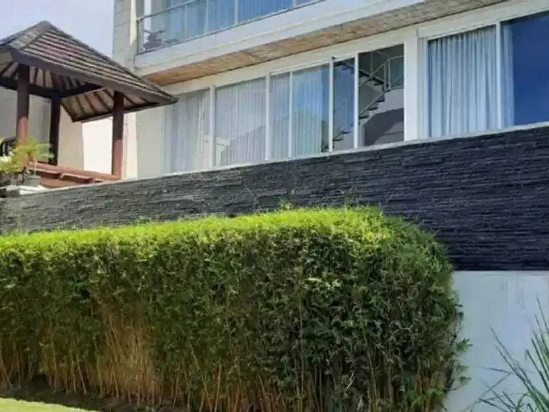MODERN VILLA DI UNGASAN DENGAN 4 BED ROOM - Image 1 of 10