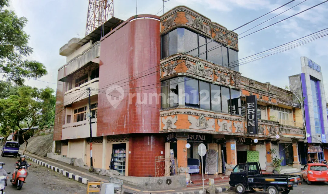 Ruko di Jual Strategis Posisi Hook di Jalan Gajah Mada, Tabanan - Image 2 of 4