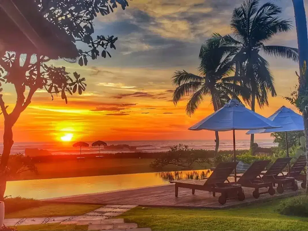 Dijual Villa Berlokasi Strategis & Langka, di Tepi Pantai Cemagi Bali - Image 7 of 10